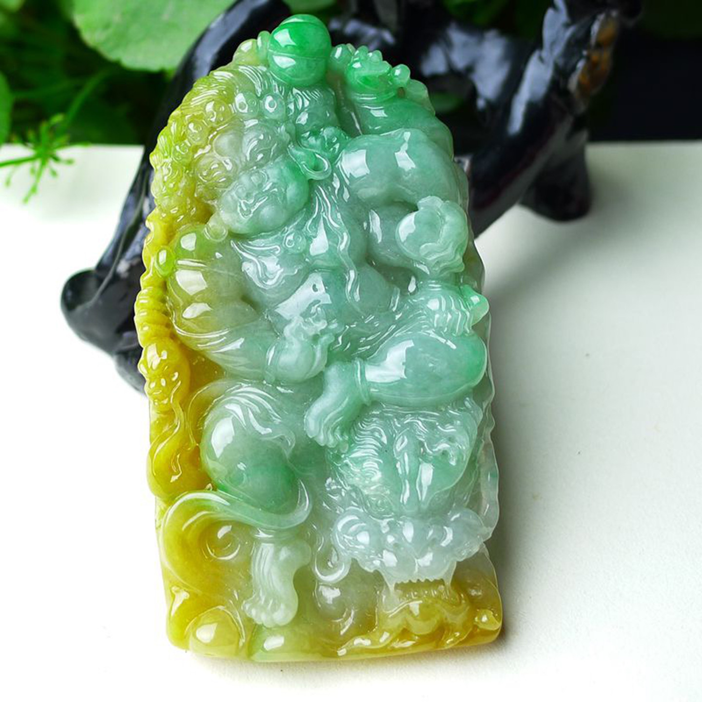 缅甸天然A货玉石翡翠 老坑冰种手工精雕三彩黄加绿 不动明王吊坠