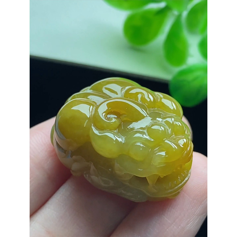 缅甸天然A货玉石翡翠 老坑冰种 手工精雕 黄翡貔貅吊坠