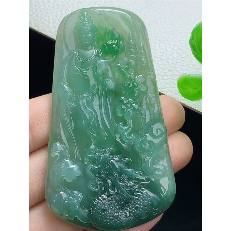 缅甸天然A货玉石翡翠 老坑冰种 手工精雕 飘绿御龙观音牌吊坠