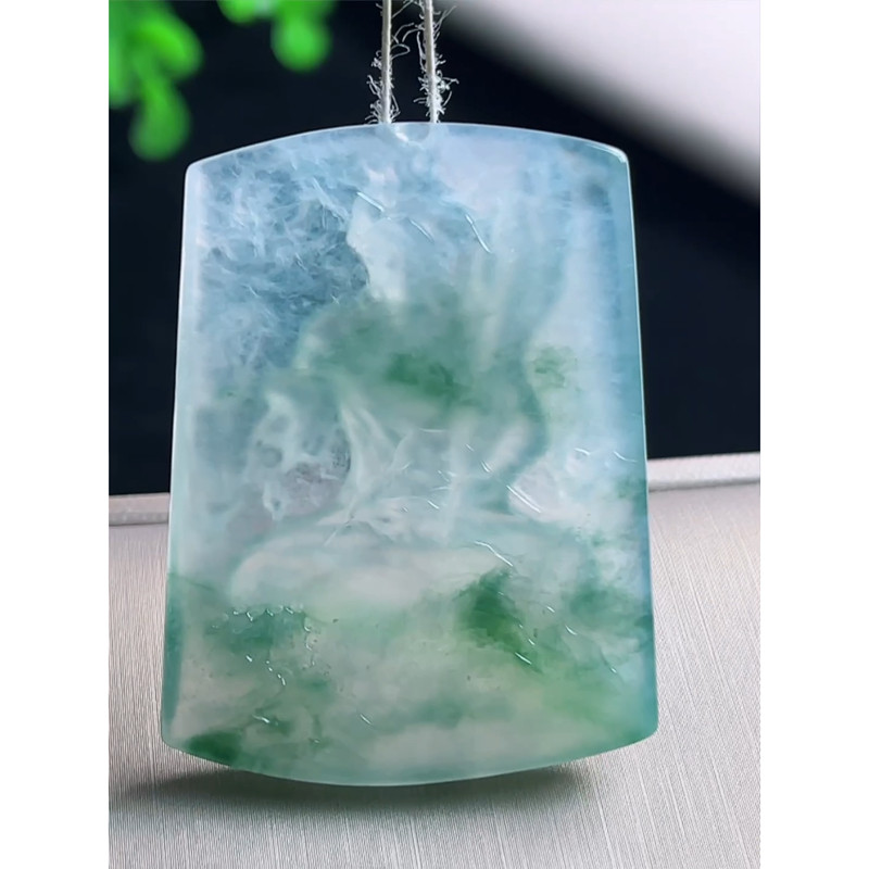 缅甸天然A货玉石翡翠 老坑冰种 手工精雕 飘绿精雕不动明王吊坠