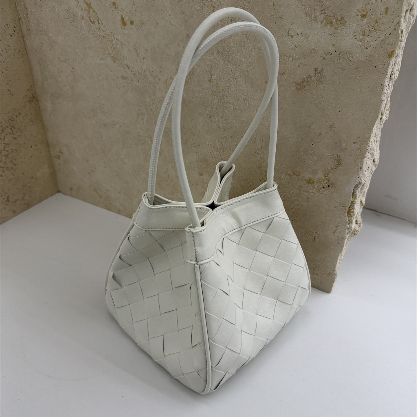 2026新款小众设计编织水桶包白色大容量单肩手提包欧美时尚腋下包