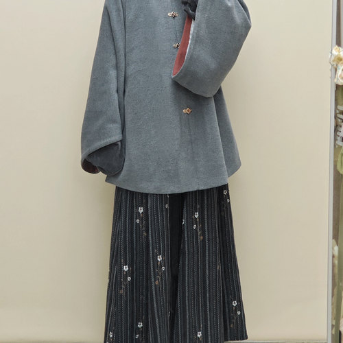 明制昭君袄新年战衣毛呢披袄破裙