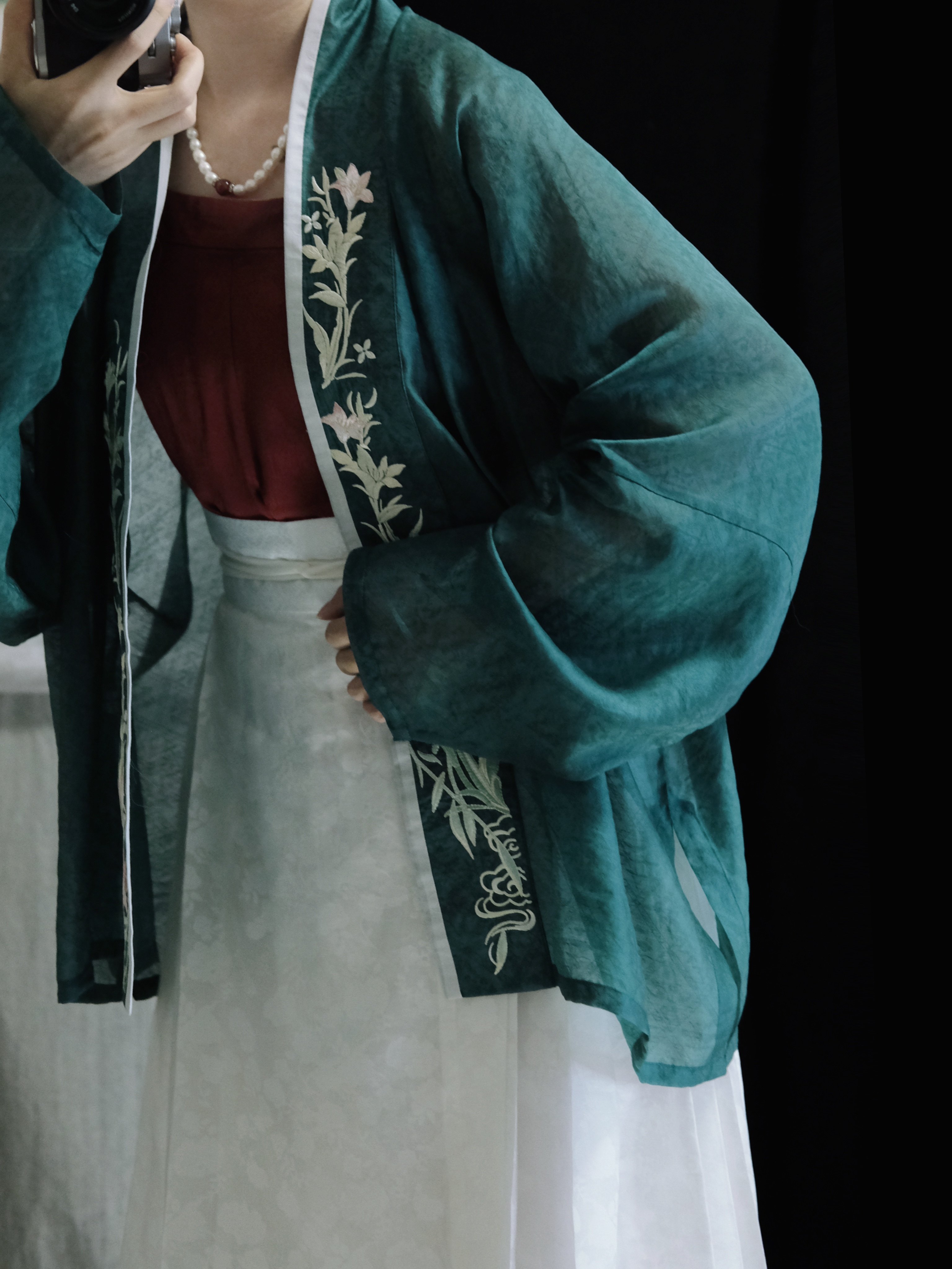 SHANG SHANG ZHE HUAHE 원래 자수 꽃 송나라 스트레이트 칼라 더블 옆을 터놓은 부분 텐셀 자카드 비행기 소매 짧은 셔츠 매일 HANFU