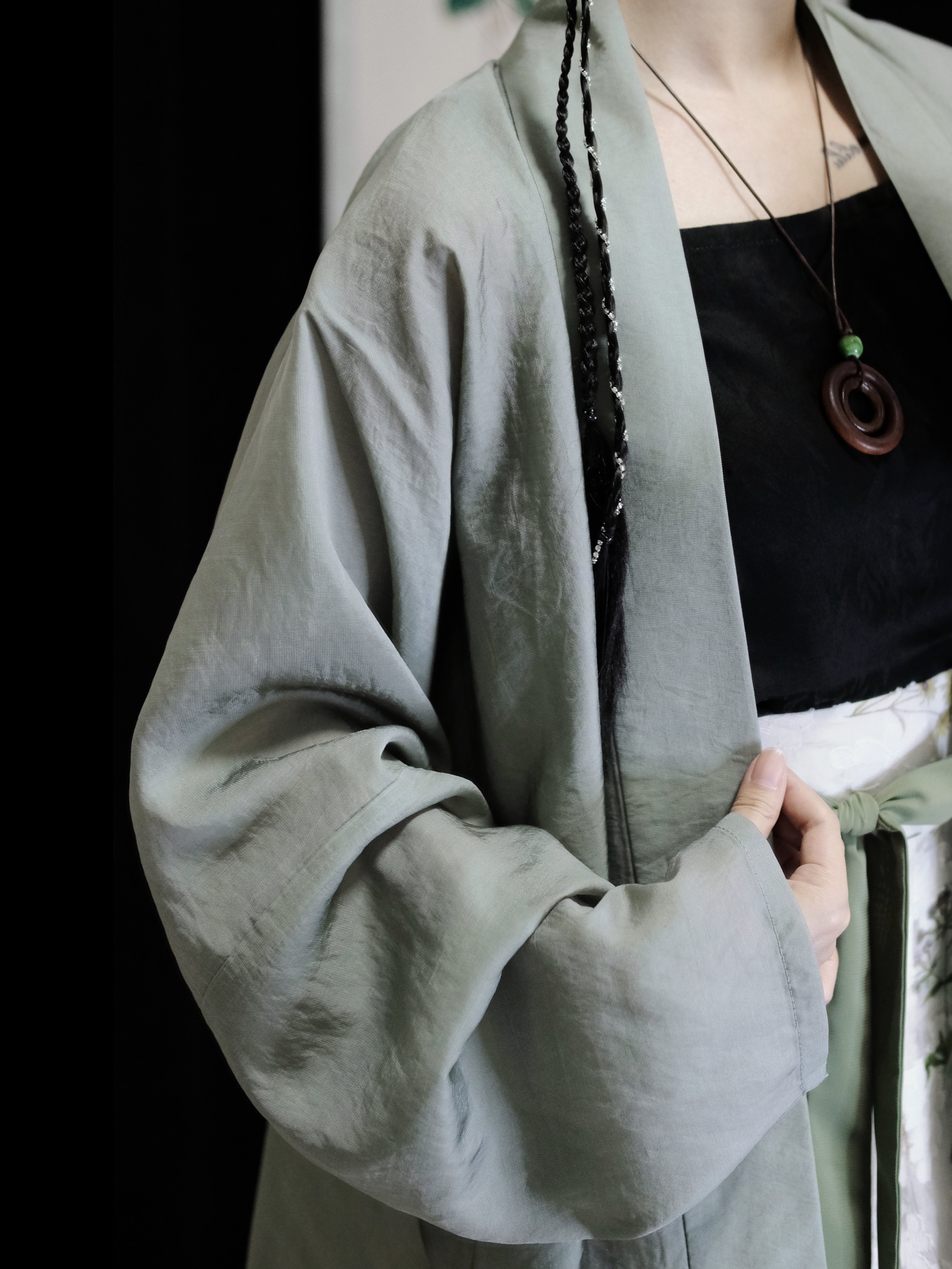 SHANG SHANG ZHE HUA QINGYE의 원래 2색 송나라 스트레이트 칼라 더블 브레스트 아세테이트 비행기 소매 짧은 셔츠 데일리 HANFU 봄과 가을