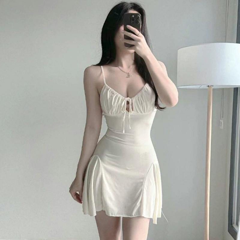 韩国杏色绑带裹胸低领吊带连衣裙女夏新款短裙露背收腰性感裙子潮