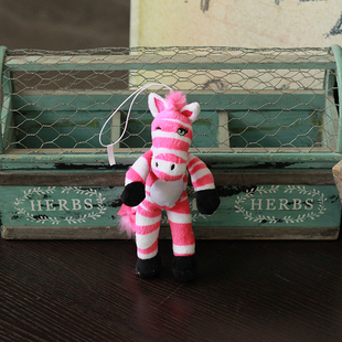 骚气的粉红小斑马公仔创意个性毛绒玩具女生包包挂饰小挂件钥匙扣