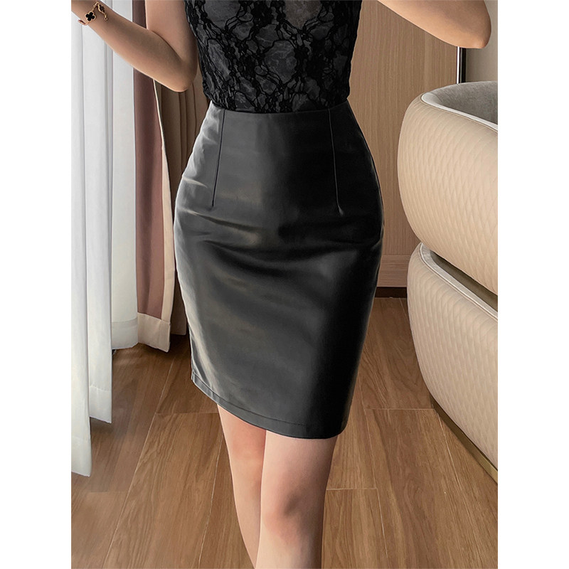 【摩登城市】黑色蛋白皮修身半身裙秋冬新款百搭小个子短款包臀裙