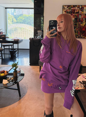 时髦套装女秋季银扣梵文涂鸦印花Polo领上衣松紧腰包臀半裙两件套