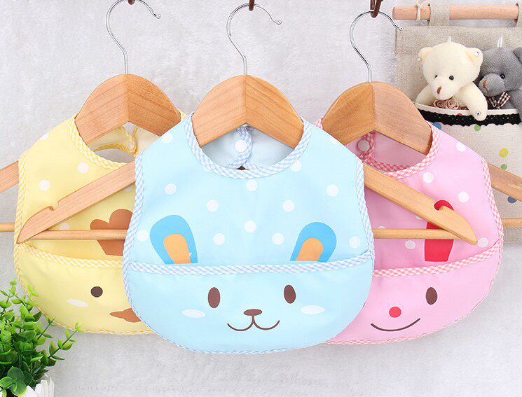 宝宝防水吃饭兜秋冬款卡通围嘴围兜软批口水巾婴儿小孩围兜喂饭兜