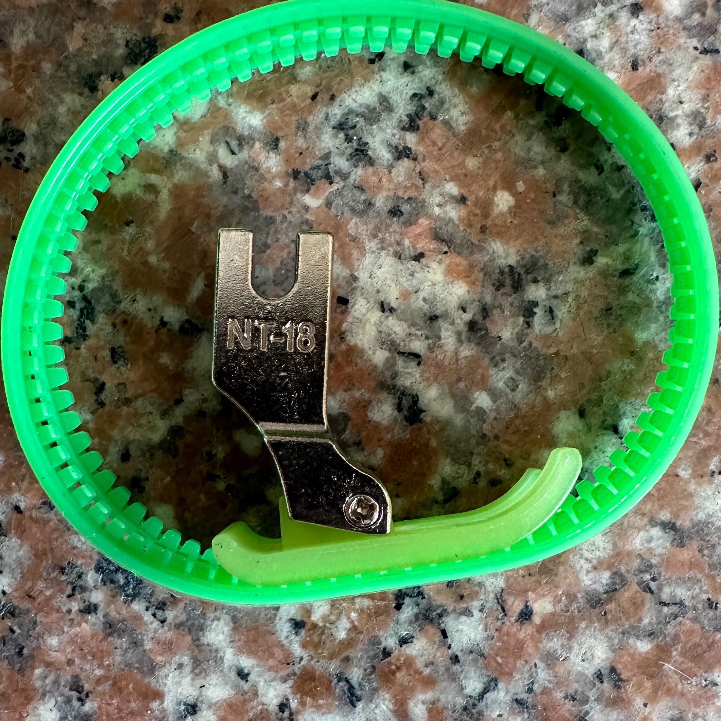 MT-18双轮塑料压脚平车滚轮