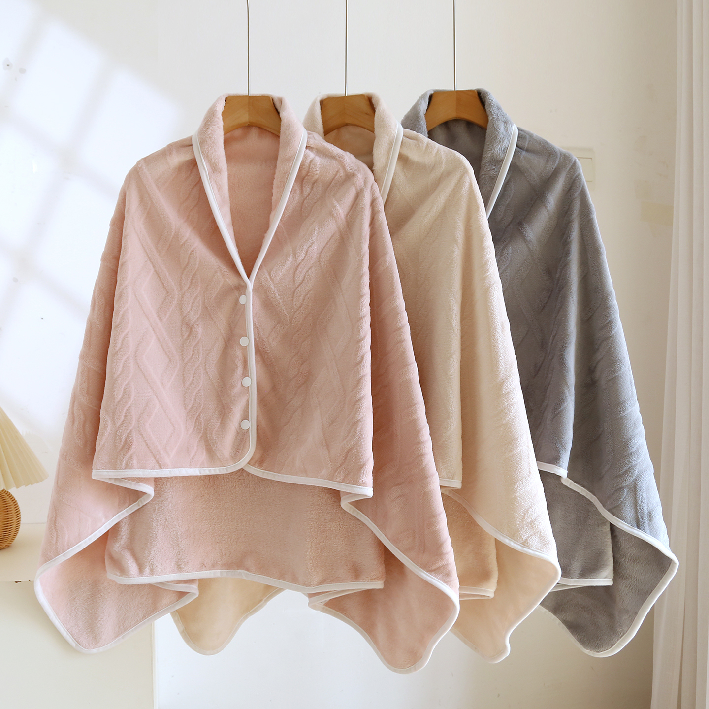 秋冬季法兰绒披肩斗篷多功能毛毯