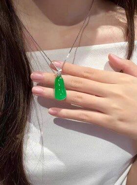 天然冰种福瓜翡翠吊坠缅甸a货满绿18k金镶嵌玉吊坠阳绿飘花玉坠女