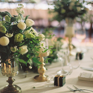 花边 婚礼回门宴现场布置 宴会新人桌花艺装饰 北京高端鲜花速递