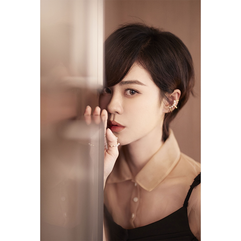 郁可唯高清大海报定制墙贴写真相纸挂画歌手秋夜不见不散俩俩美女