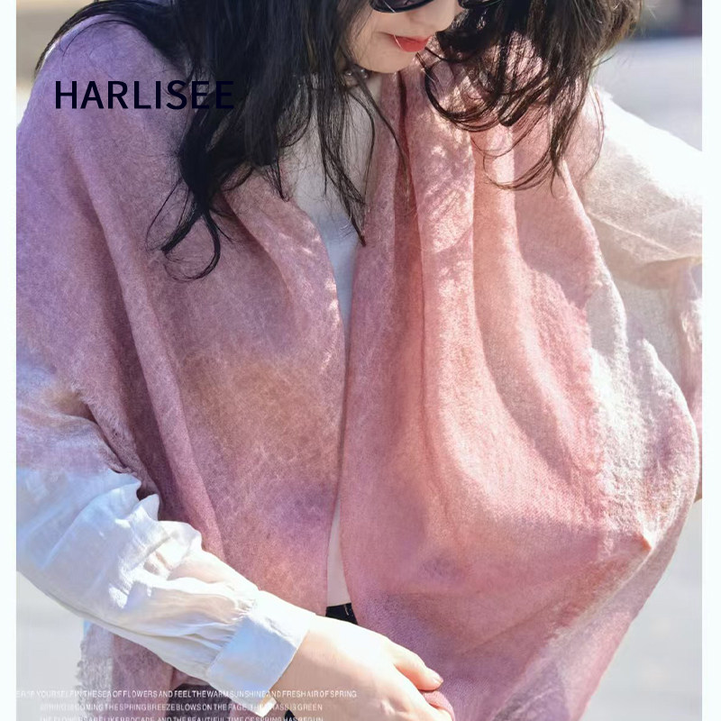 2025秋冬女士山羊绒围巾云雾渐变色轻薄优雅戒指绒方巾空调房披肩