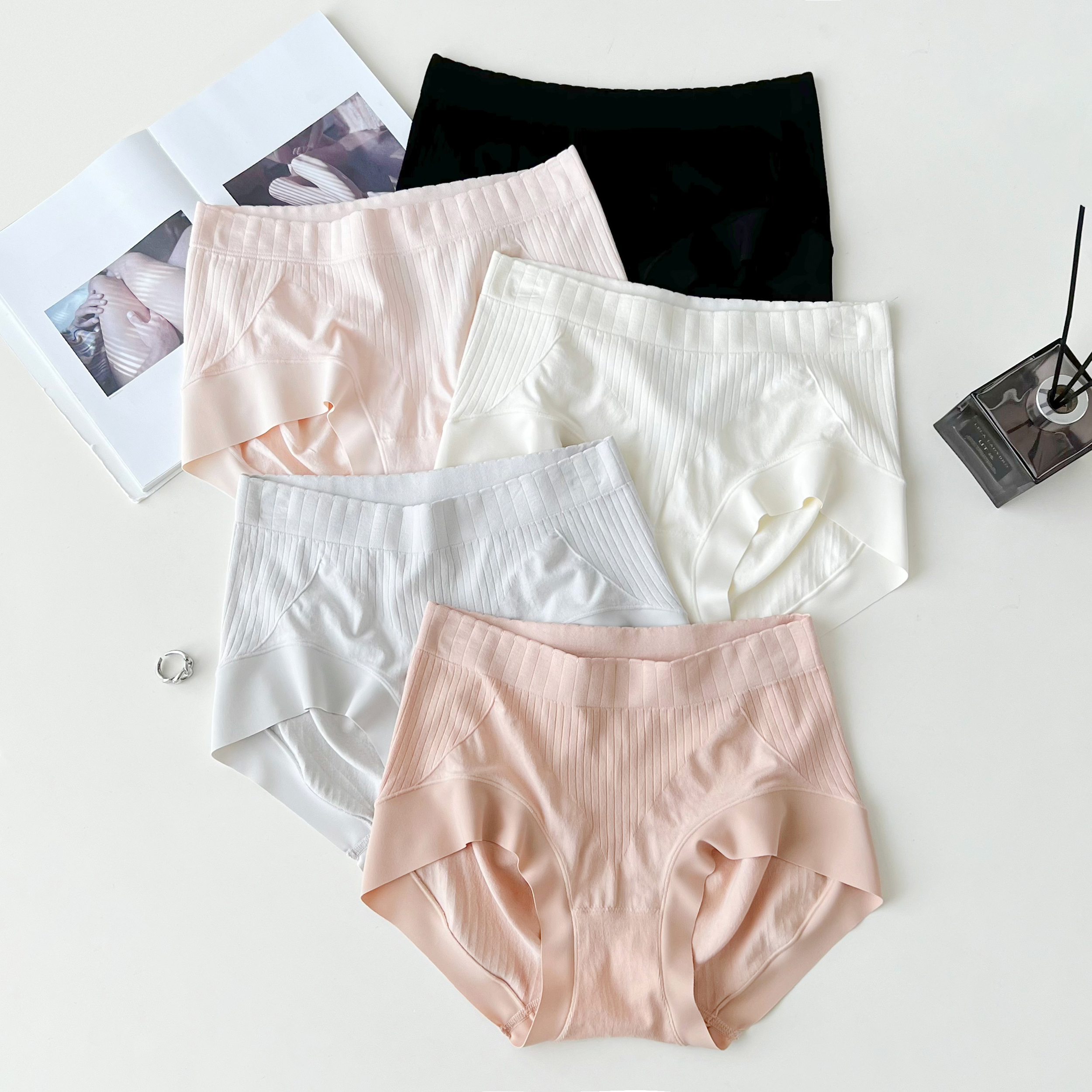 高弹无缝纯色舒适高腰内裤三条装