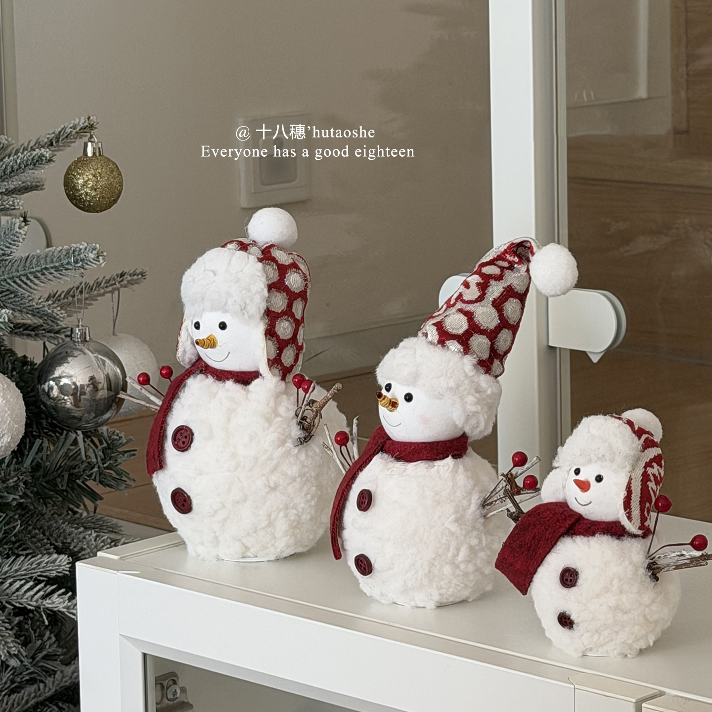 新款毛绒针织圣诞雪人公仔娃娃摆件装饰品圣诞节桌面氛围摆件