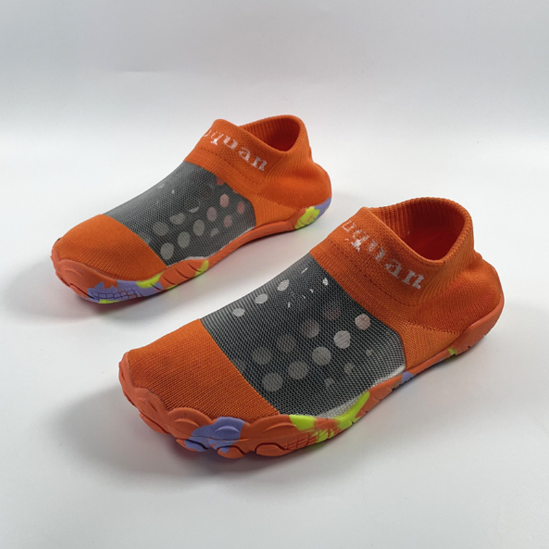 努卡丝维备用快消品袜子溯溪单鞋