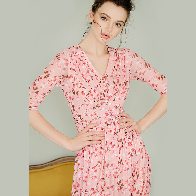 欧洲站碎花雪纺连衣裙2026年夏季新款女装v领印花气质大摆裹身裙