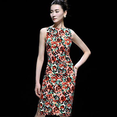 通勤包臀撞色一字领无袖连衣裙