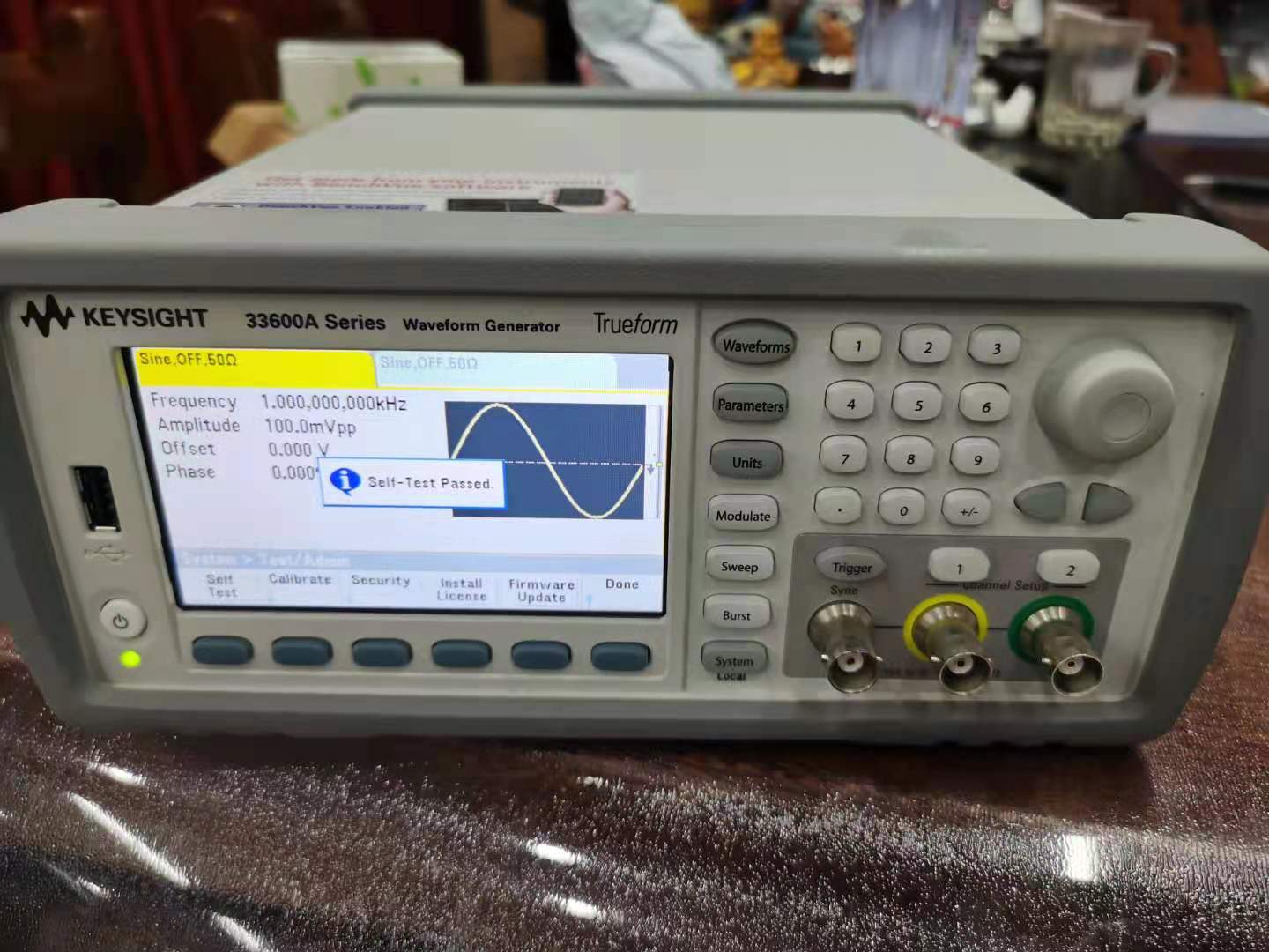 销售/回收安捷伦/Keysight 33600A，33612A  33622A 函数发生器 - 实物图