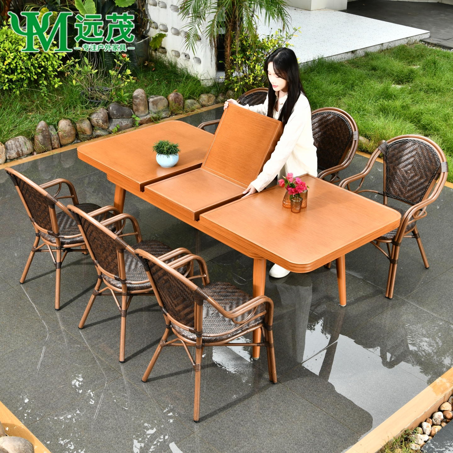 远茂户外庭院高端木纹可伸缩桌椅