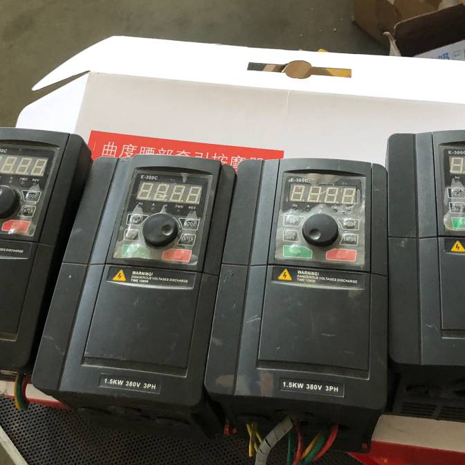 议价1.5KW变频器ZVF300-G1R5T4S，实物拍摄，适用