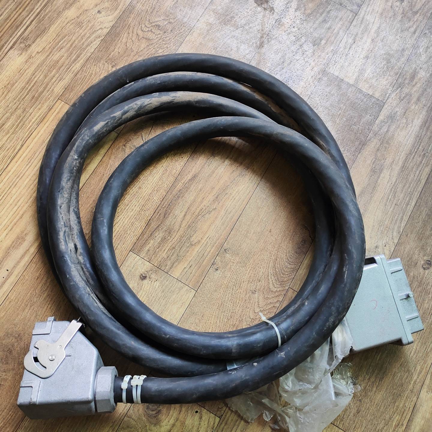 议价那智机器人控制电源线CNR2延长线5米适用