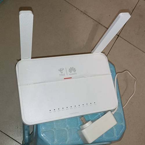 议价光猫HN8145XR，带电源。成色如图所示适用