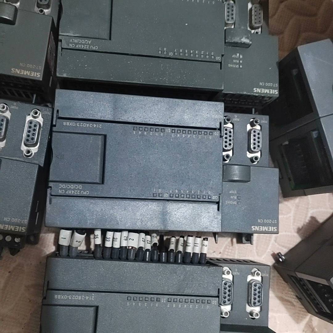 议价PLC，214-2BD23。四台功能完好，实物拍适用