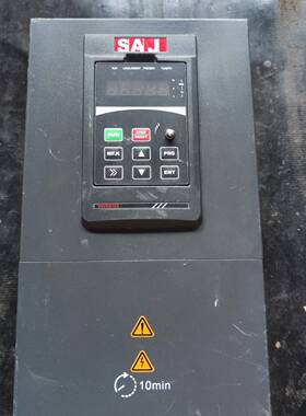 议价变频器VM1000B-4T015GB，功率11KW/15适用