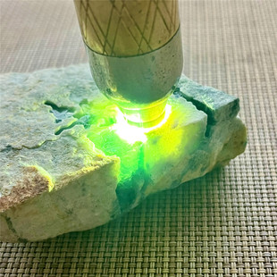 翡翠原石玉石毛料木那敞口开窗肉质细腻蓝冰表现罡味胶感足戒面级