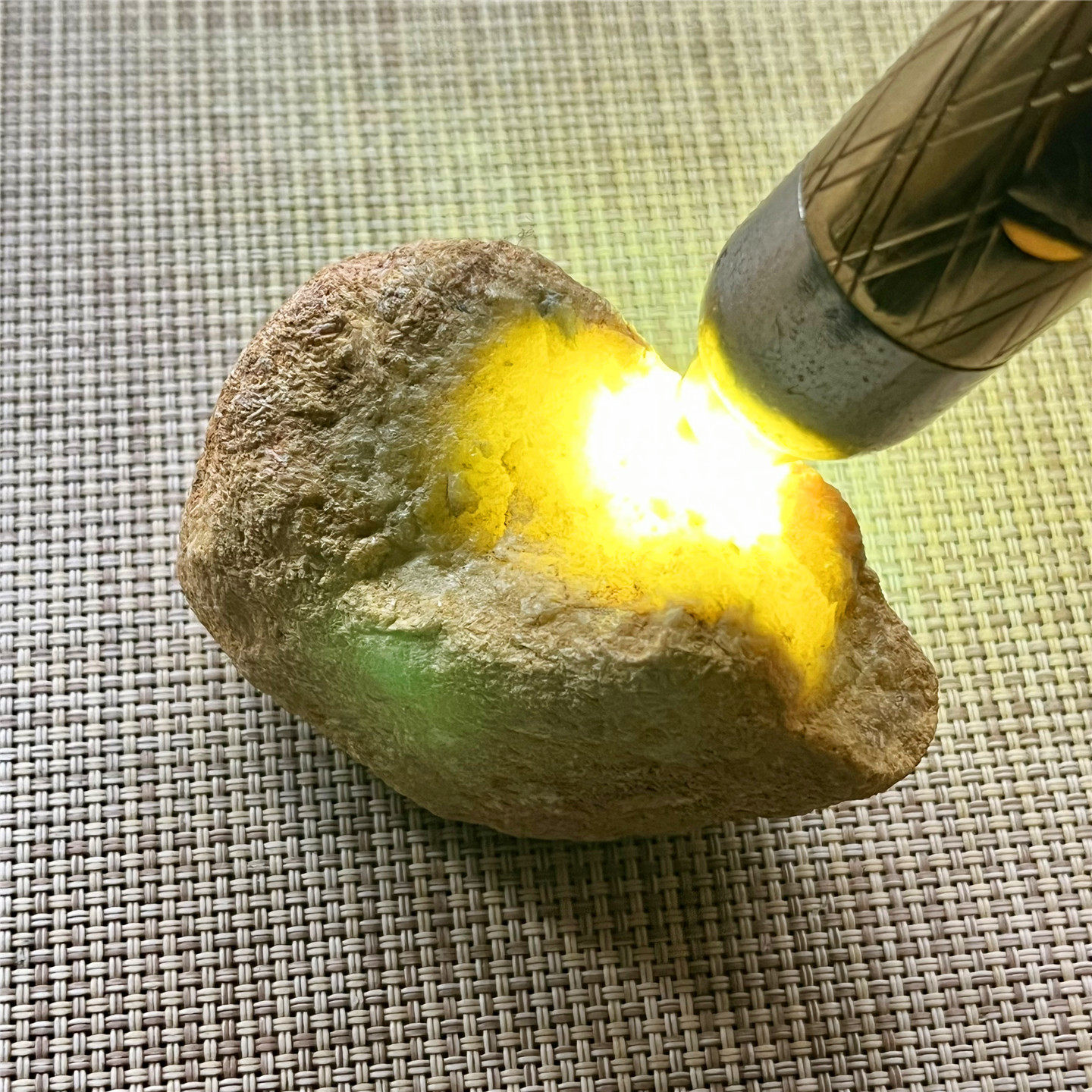 翡翠原石玉石毛料大马坎敞口老皮壳断口种水化开黄翡冰糖心牌子料