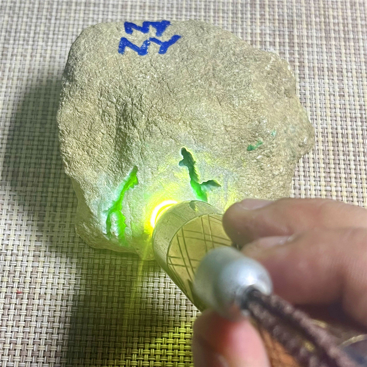 天然老坑翡翠玉石莫西沙敞口开窗肉质细腻种水化冰有阳绿色花表现