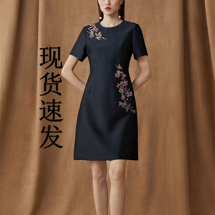 女装品牌歌中歌夏装新款图片的简单介绍
