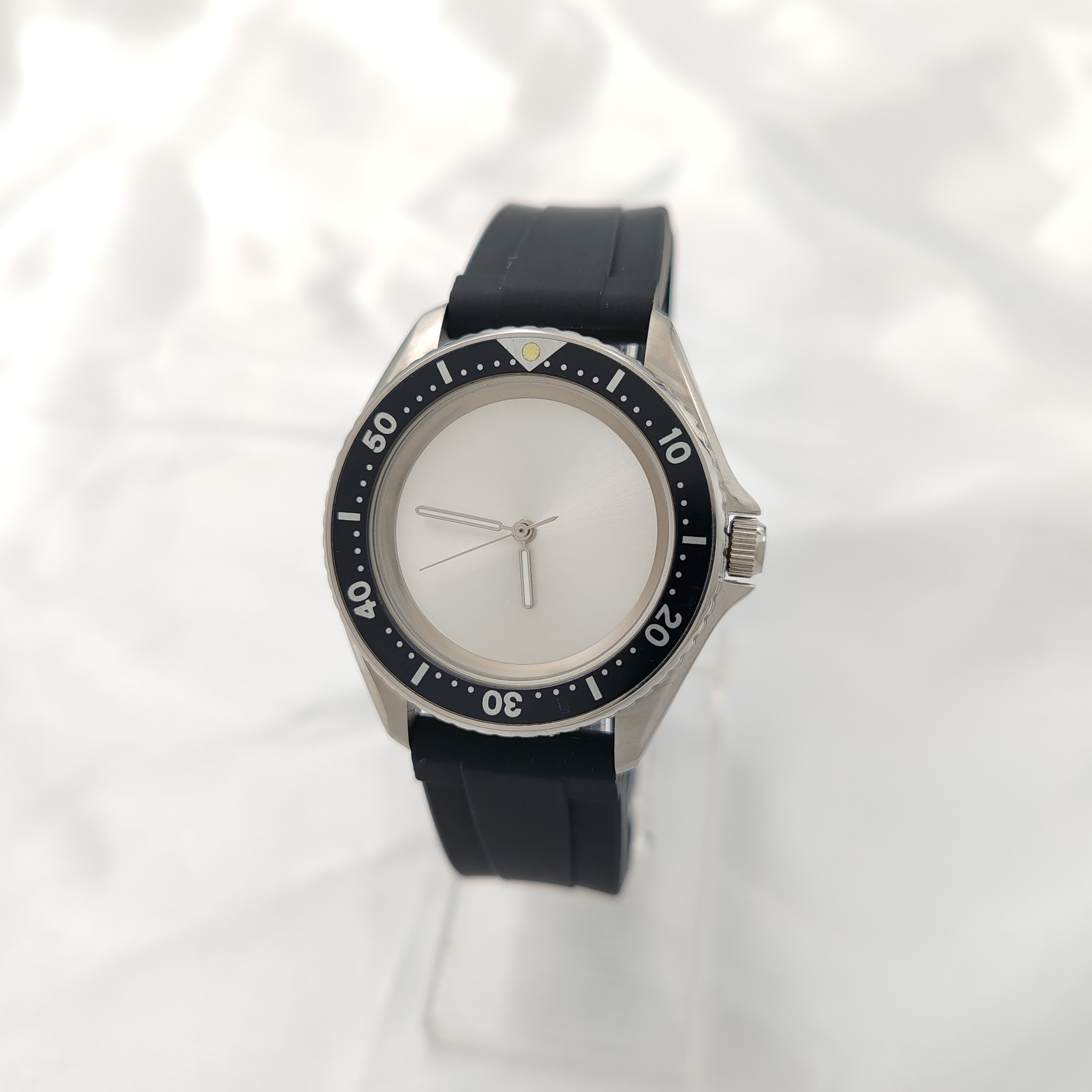 2026新款北欧小众男女时尚潮流简约百搭商务转圈圆形数字防水腕表