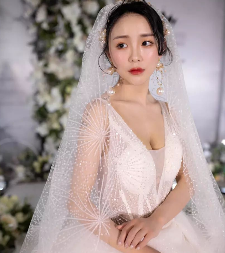 新款 烟花抖音网红新娘头纱亮晶晶超长3.5米拖尾婚礼舞台头纱超闪