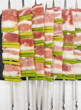 蒜苔五花肉串猪肉串15串板烧烤串涮锅麻辣烫火锅食材冷冻半成品串