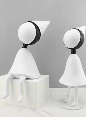 简约现代尖头卡通艾达乌鸦人物摆件电视柜样板房书房客厅软装饰品