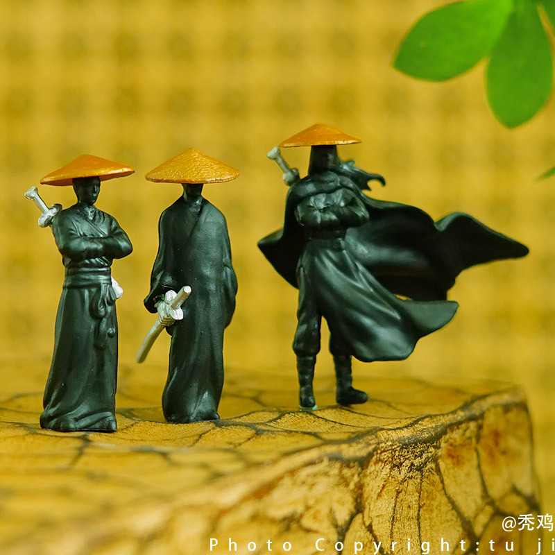 中国古风拿剑披风侠客