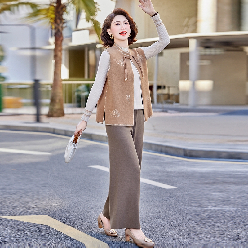 三件套时尚洋气套装厂家亏本直销