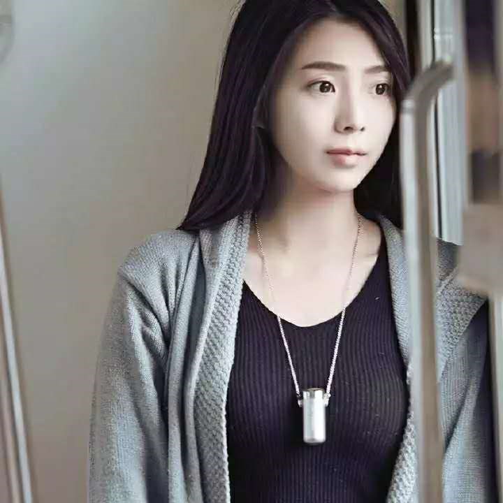 迷你负离子智能空气净化器随身雾霾挂脖式便携式除甲醛小型二手烟