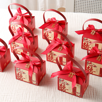 结婚喜糖盒子2025新款高档手拎糖果盒婚礼专用手提伴手礼空盒