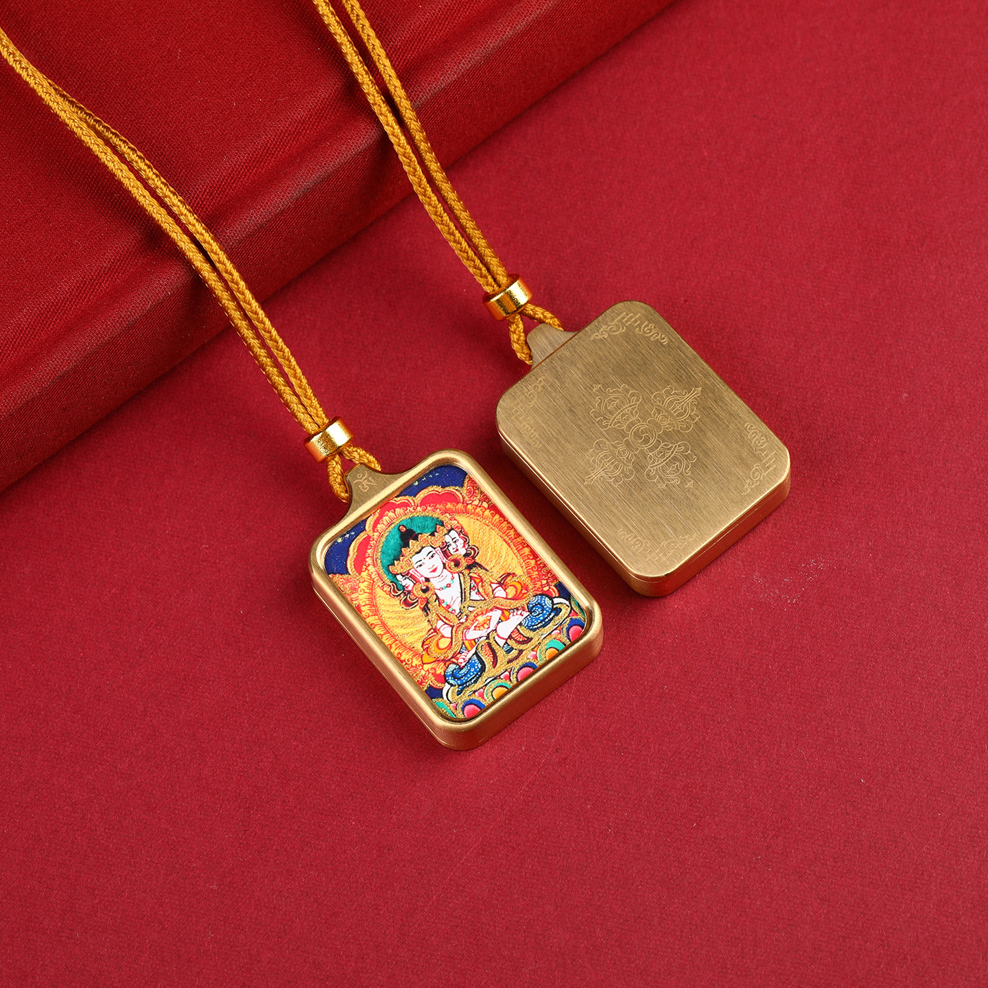 西藏半手绘描金唐卡八大守护神钛钢唐卡项链