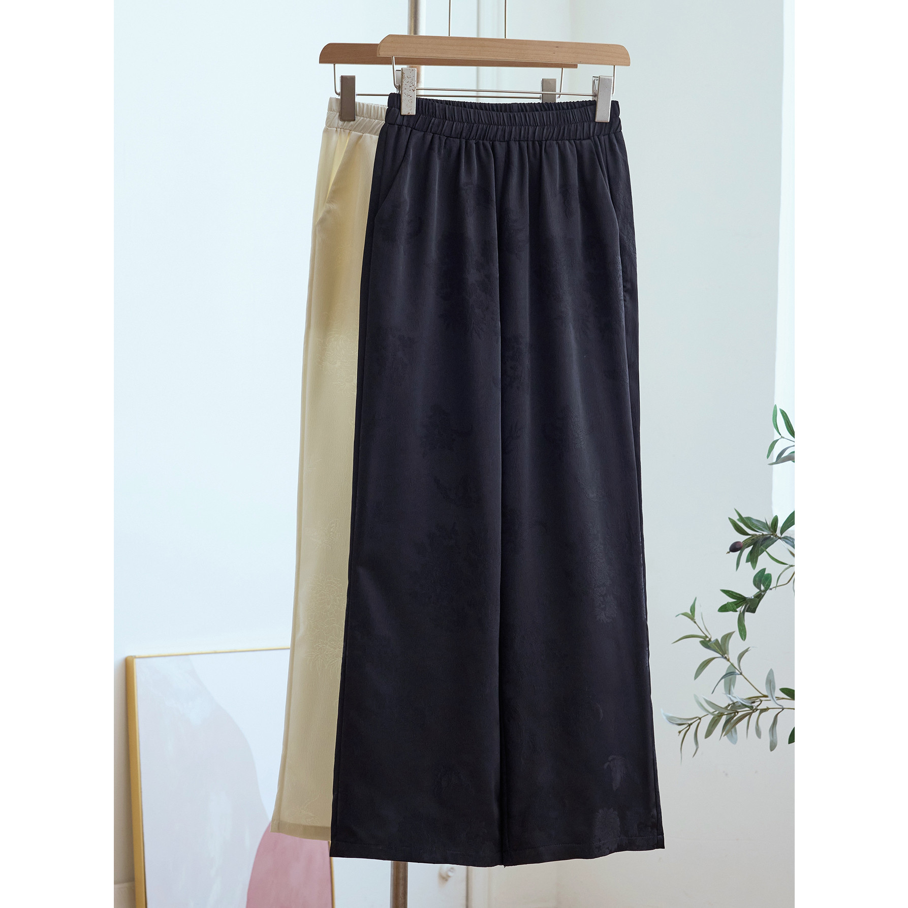 2026春夏新款新中式国风垂感宽松阔腿缎面提花松紧腰直筒西装裤女,女装/女士精品,汉服裤装,淘宝优惠券,粉丝福利购,淘宝优惠卷