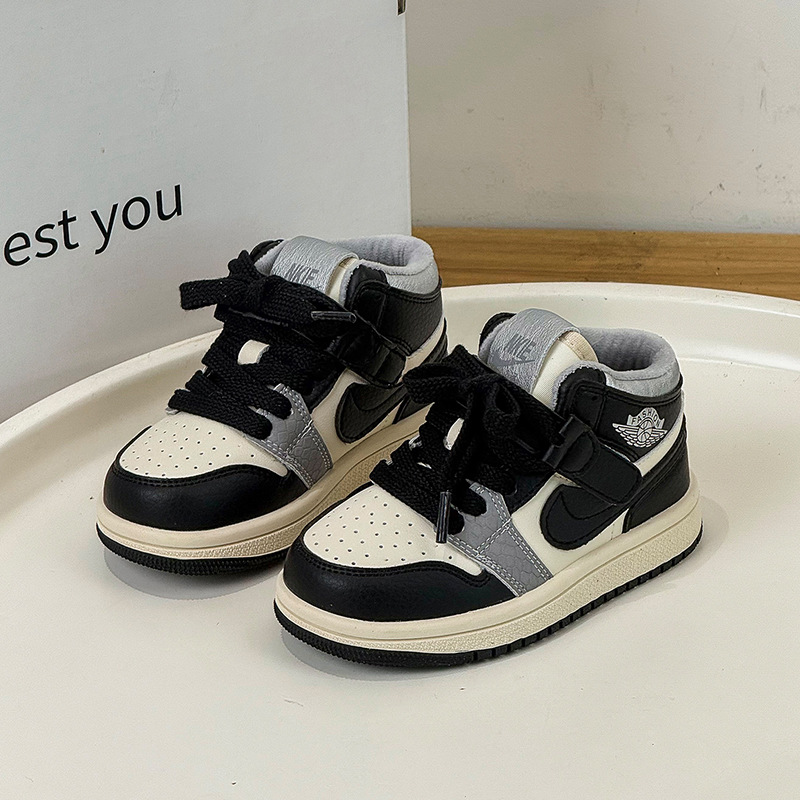 2025冬季新款宝宝加绒板鞋软底防滑男童运动鞋高帮儿童鞋女童棉鞋