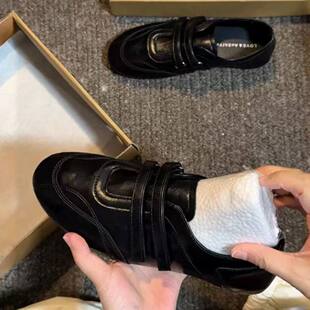 品牌真皮复古圆头黑色单鞋女2026春款魔术贴小皮鞋浅口平底德迅鞋