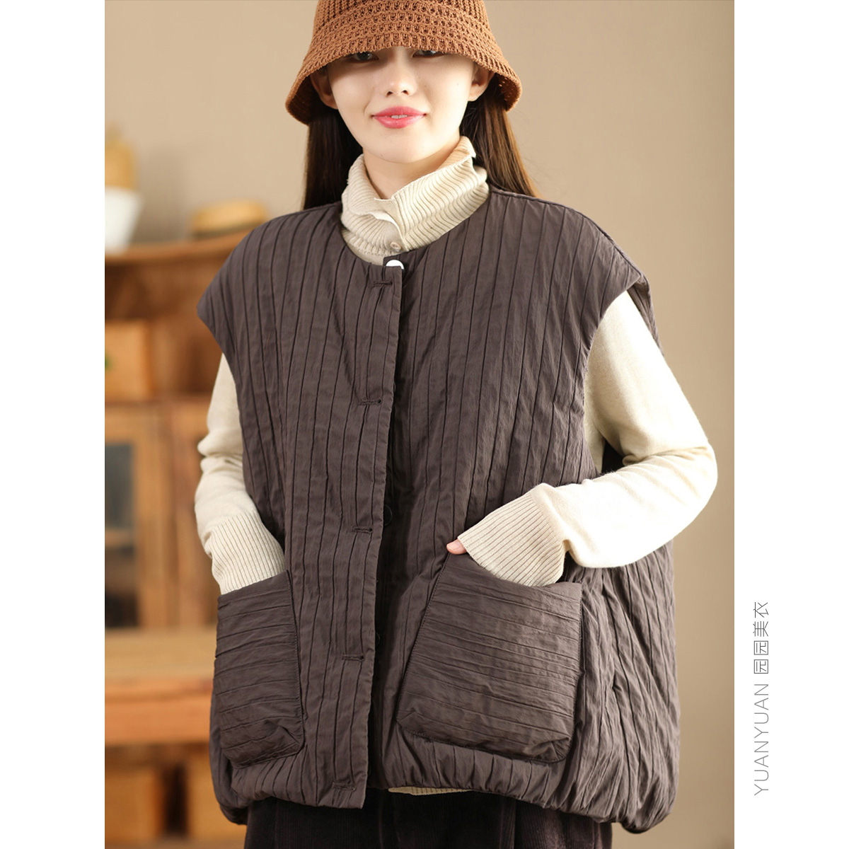 园园美衣冬季时尚90白鸭绒马甲女圆领无袖外搭宽松保暖羽绒服马夹