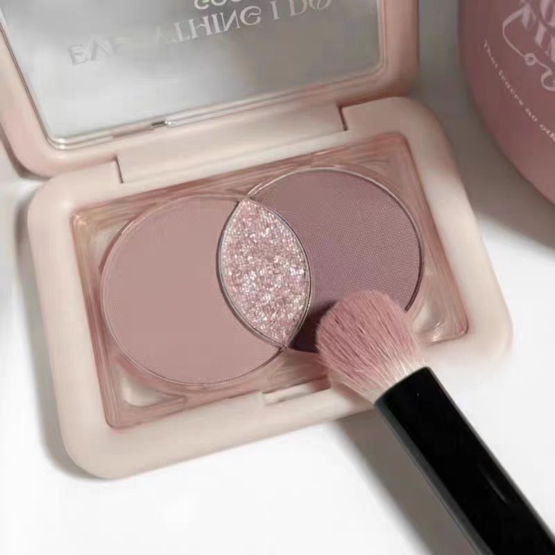 ins超火三色眼影素颜天菜