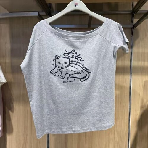 女子宽松刺绣斜肩针织短袖衫